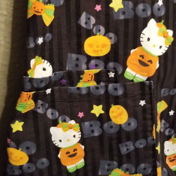 Hello Kitty Medium Scrub Top 100% Cotton Black Fall Halloween Pumpkin Boo - Picture 3 of 10